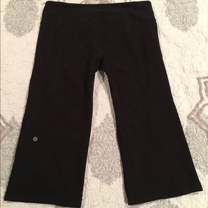 Lululemon Capri Reversible Yoga Athletic pants